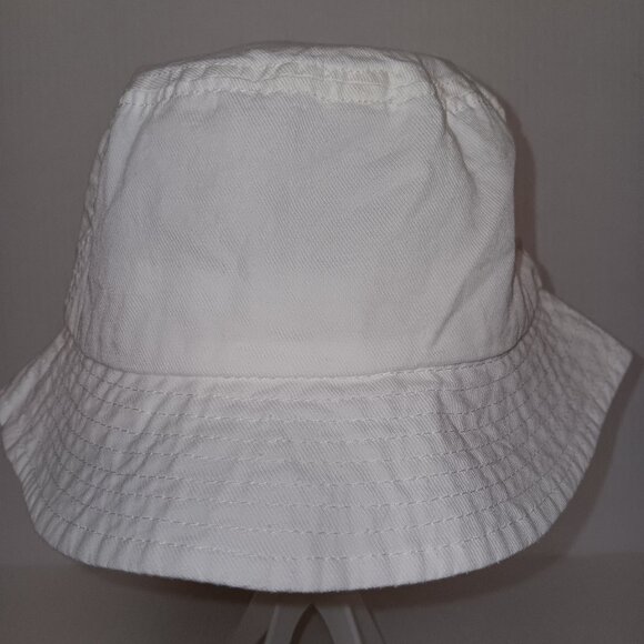 Zara Accessories - ZARA WHITE ON WHITE BUCKET HAT